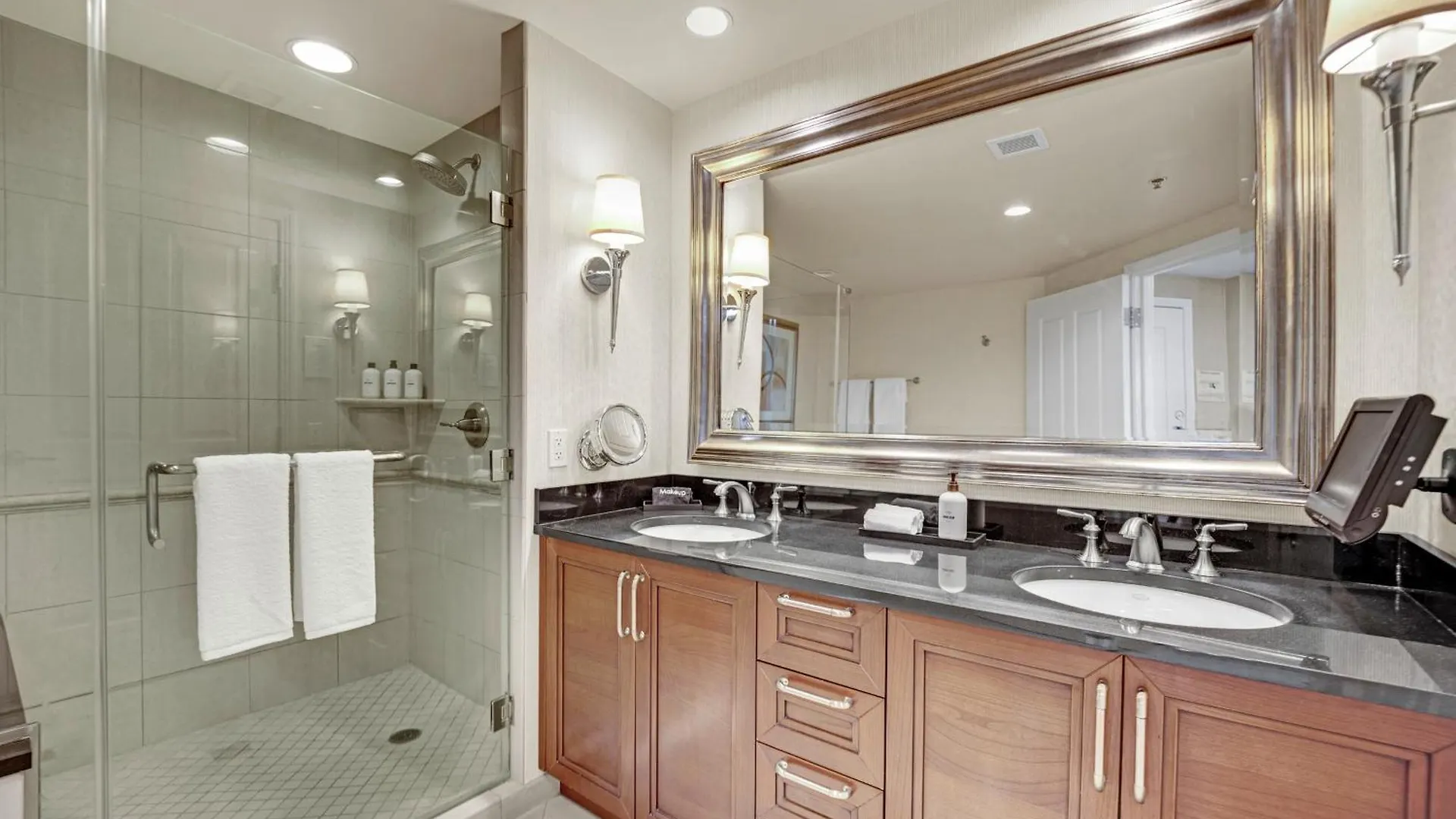 Sakura Serenity Studio-No Resort Fee Las Vegas Hotel